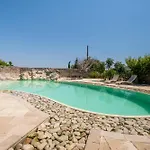 Relais Masseria Capasa فيلة *